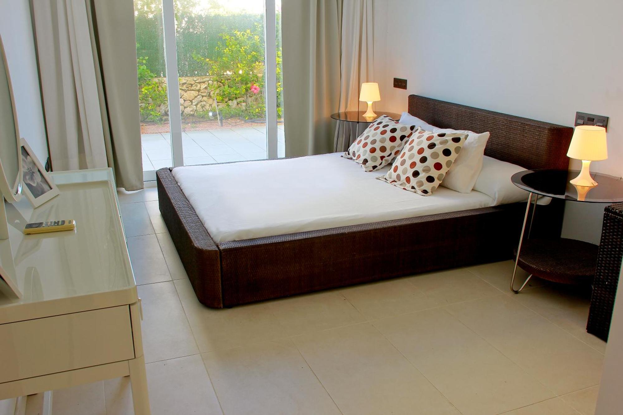 V196 Villa Brisa By Menorcarentals Villas Son Bou Eksteriør bilde